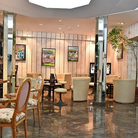Le Grand Hotel Сен-Кантен Екстериор снимка