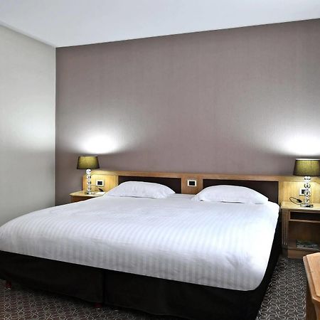Le Grand Hotel Сен-Кантен Екстериор снимка