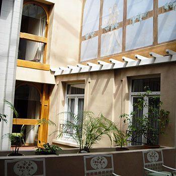 Le Grand Hotel Сен-Кантен Екстериор снимка